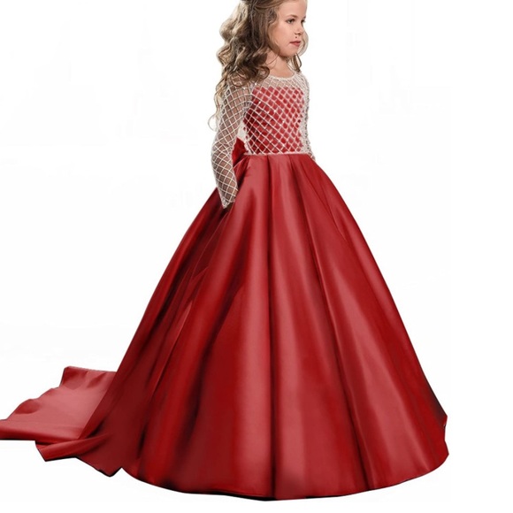 COLOR: RED